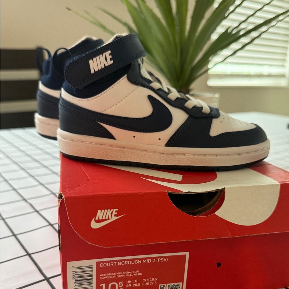 Nike child 10.5 court borough mid shoe